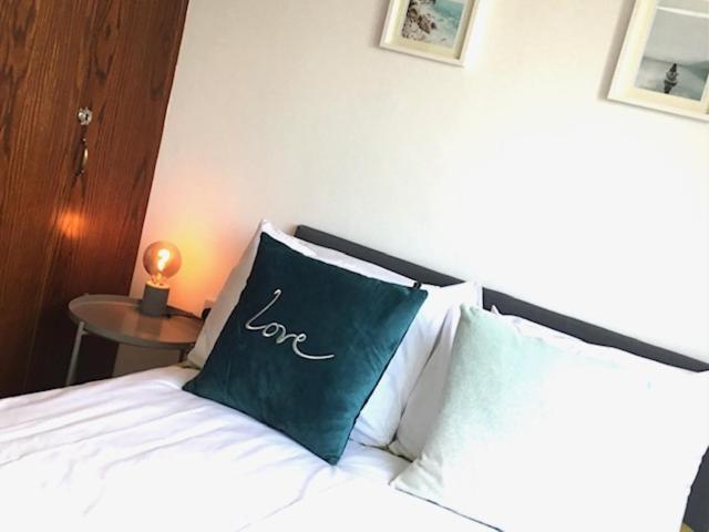 Pebble Beach Apartment Voroklini Ngoại thất bức ảnh